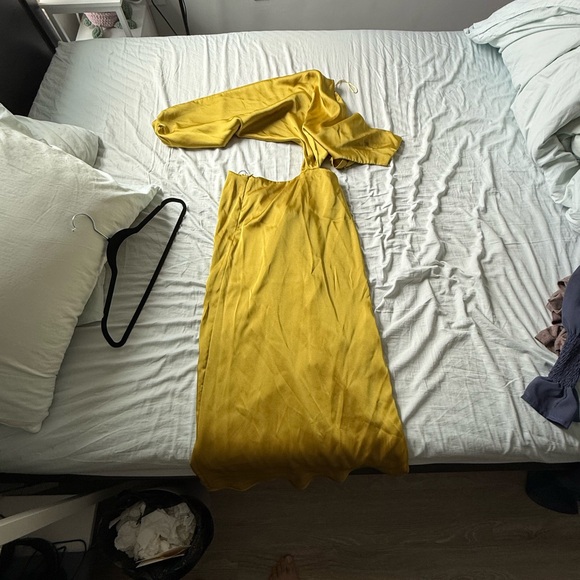 Zara Dresses & Skirts - Zara Yellow Ruched Long Sleeve Dress